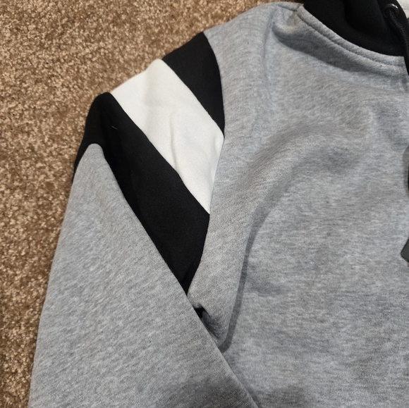 Refinery Rebublic zip up hoodie - Picture 5 of 5